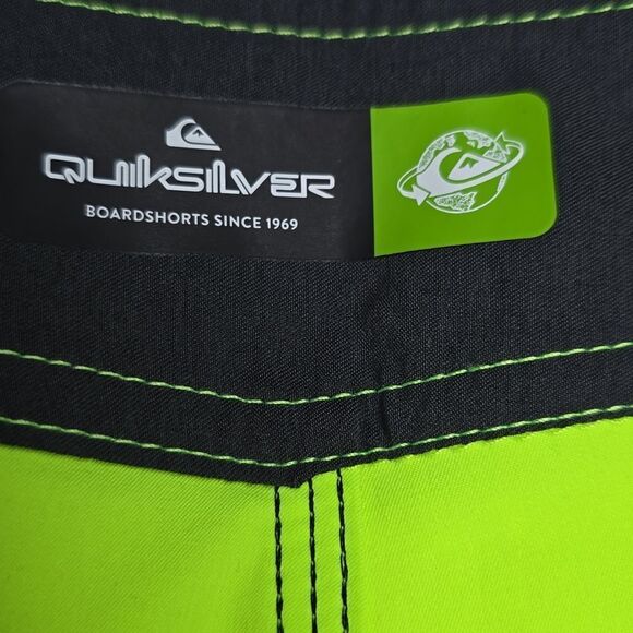 632 NWT Quicksilver Surfsilk Kaimana 20" Boardshorts Size 28 - Picture 5 of 8